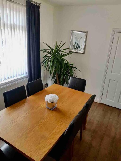 Coniston House Lancaster 3 Bedrooms Parking And Garden Dış mekan fotoğraf